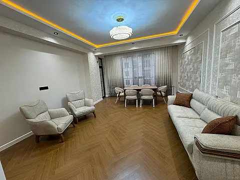 Satılır 4 otaqlı mənzil 136 m² — Bakı 4 otaq 136.00 m²