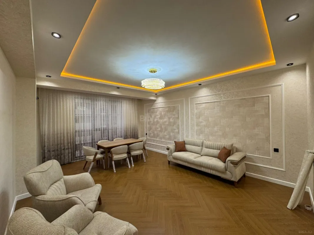 Satılır 4 otaqlı mənzil 136 m²