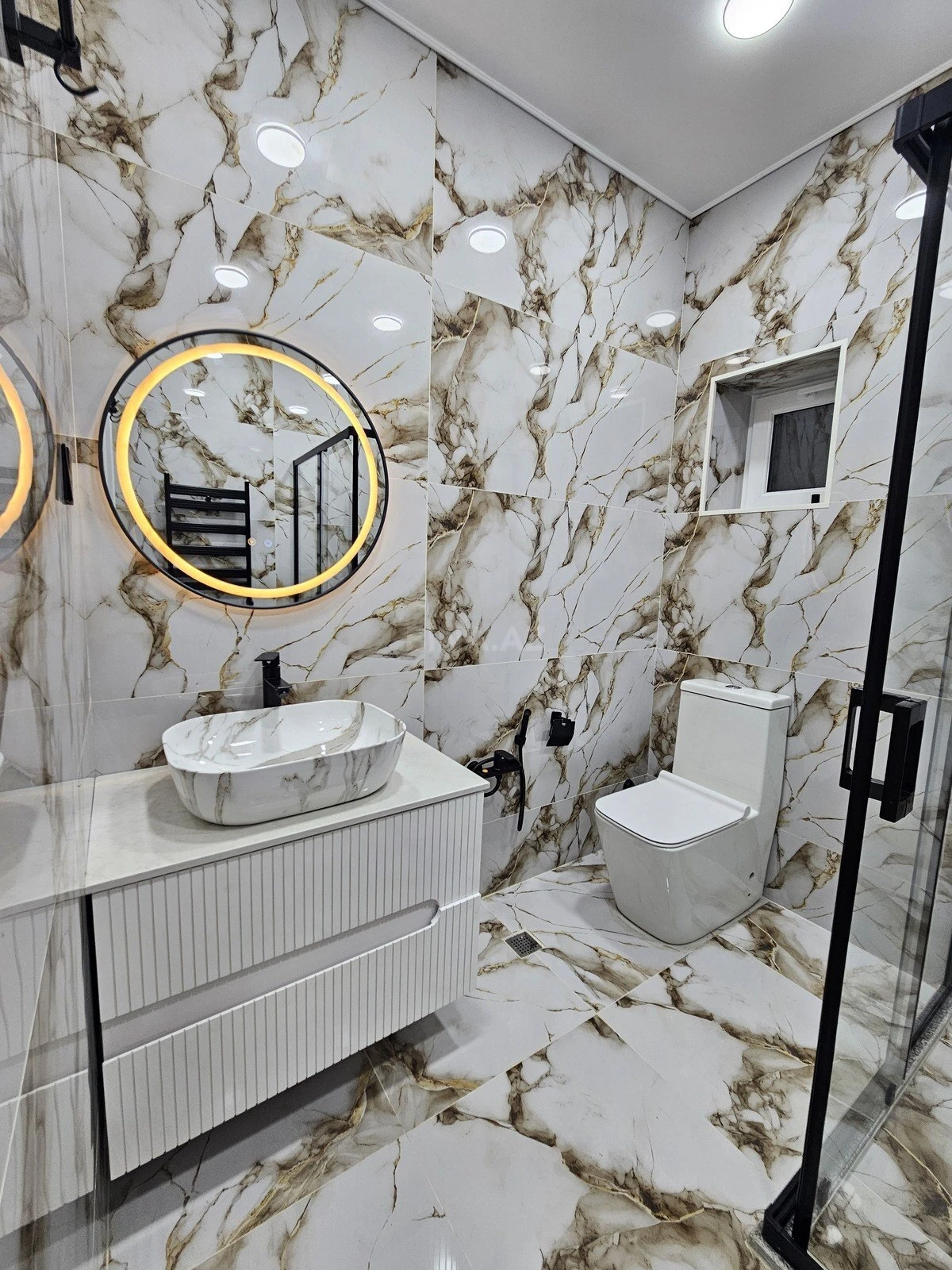 Satılır 4 otaqlı həyət evi 160 m²