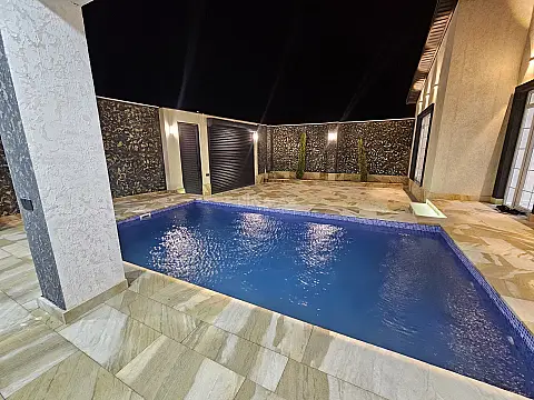 Satılır 4 otaqlı həyət evi 160 m²