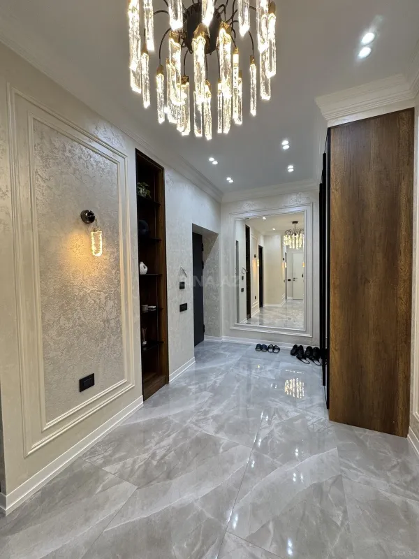 Satılır 3 otaqlı mənzil 128 m²