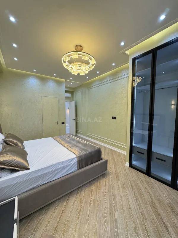 Satılır 3 otaqlı mənzil 128 m²