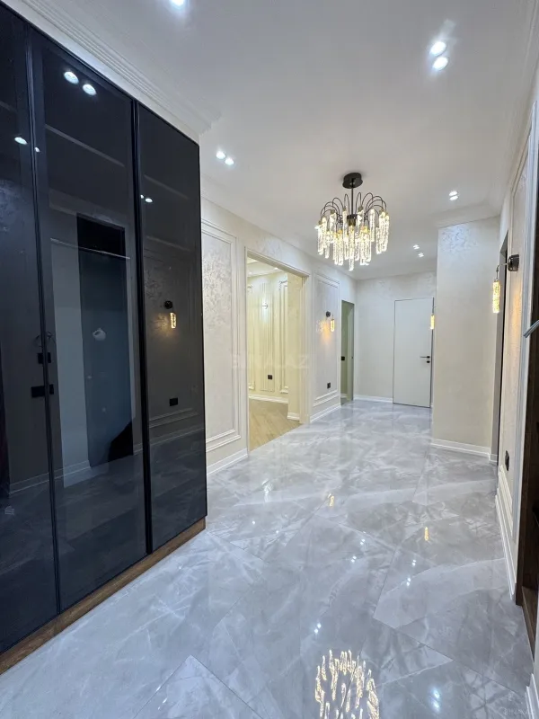 Satılır 3 otaqlı mənzil 128 m²