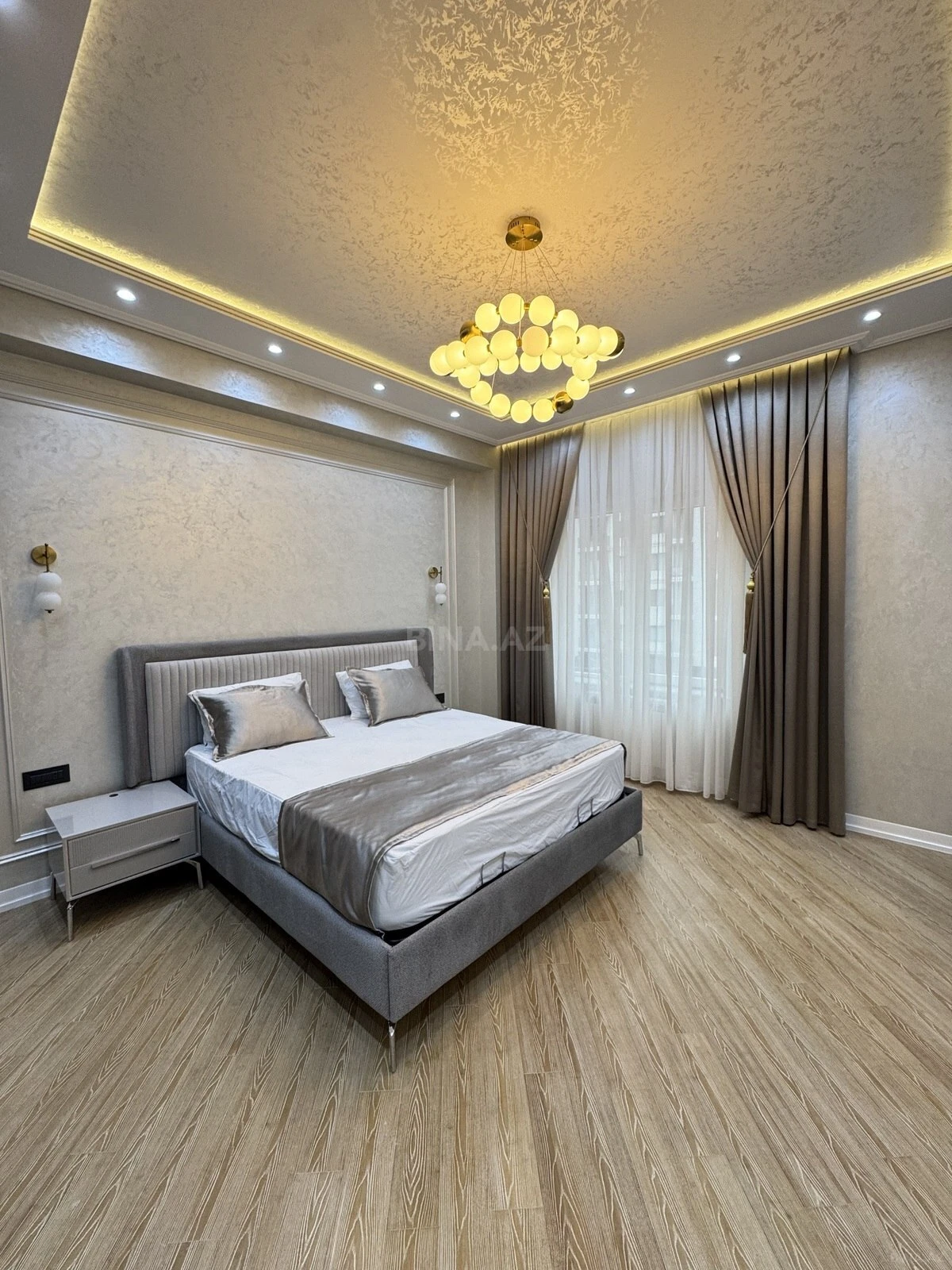 Satılır 3 otaqlı mənzil 128 m²