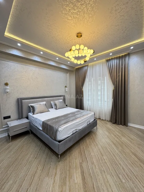 Satılır 3 otaqlı mənzil 128 m²