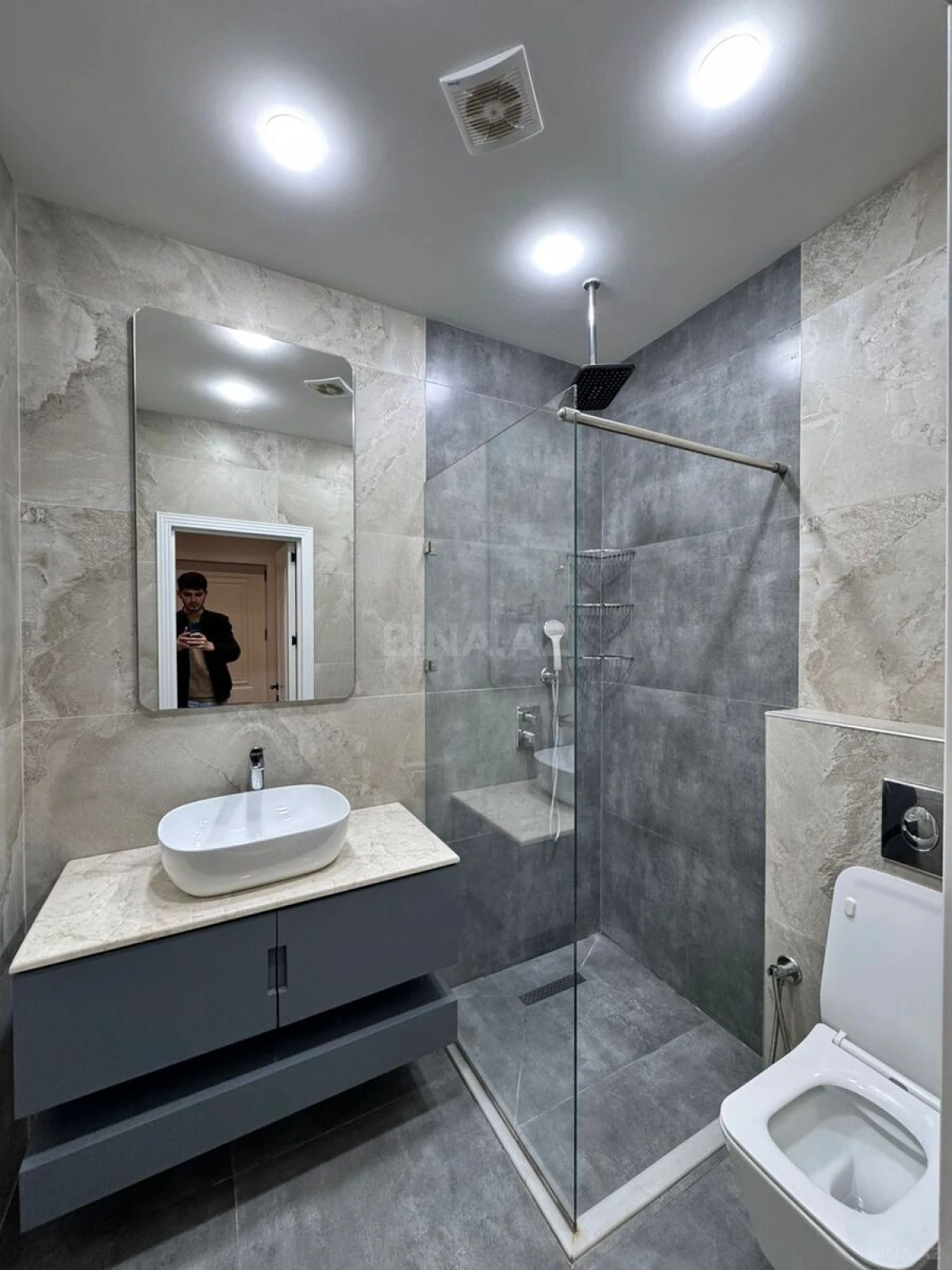 Satılır 4 otaqlı mənzil 170 m²