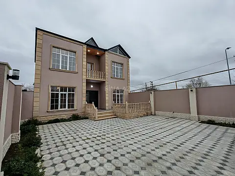 Satılır 5 otaqlı həyət evi 220 m²