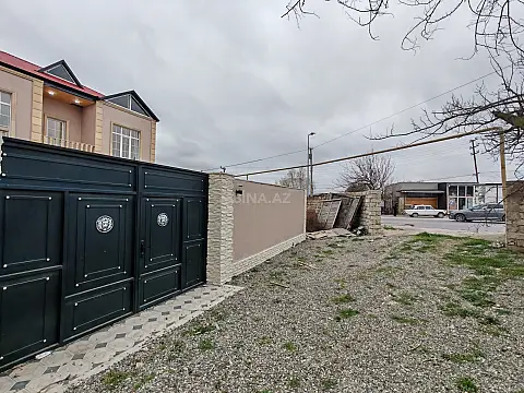 Satılır 5 otaqlı həyət evi 220 m²
