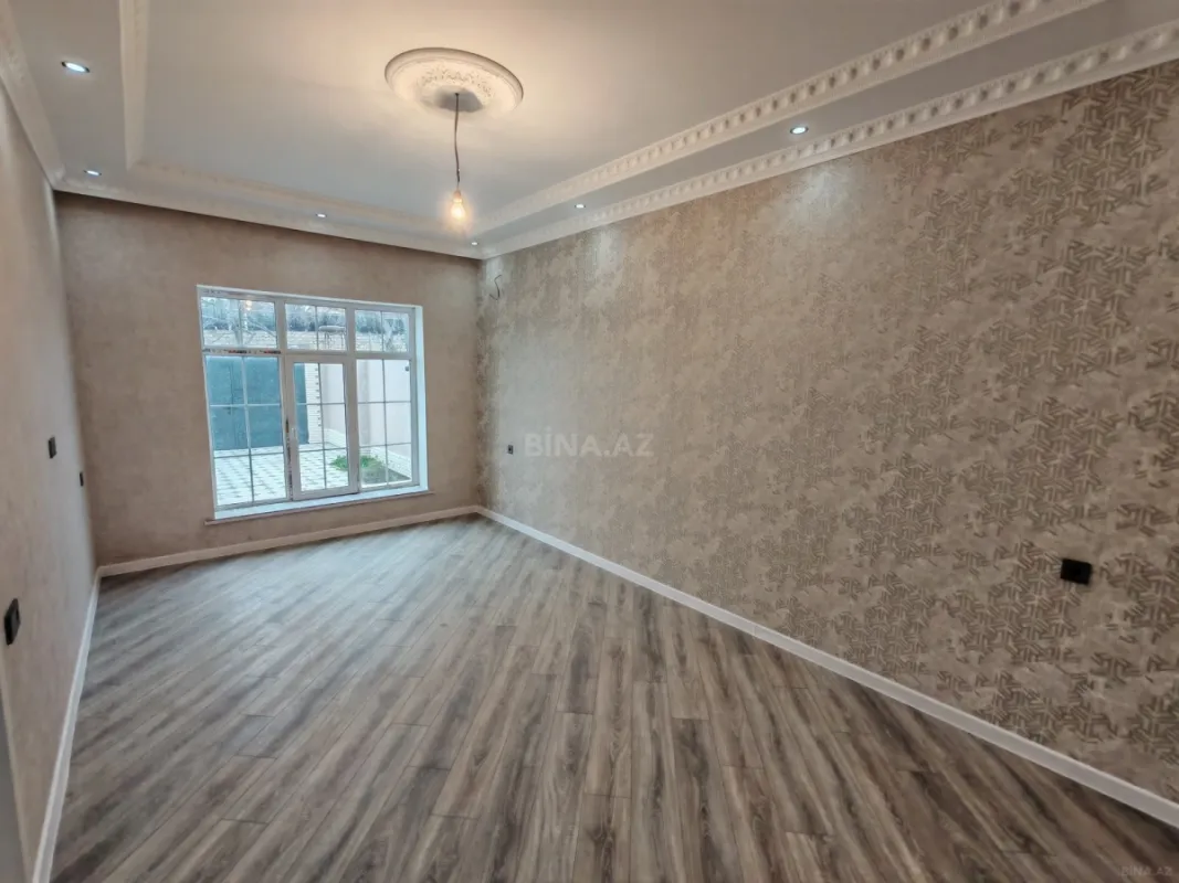 Satılır 5 otaqlı həyət evi 220 m²
