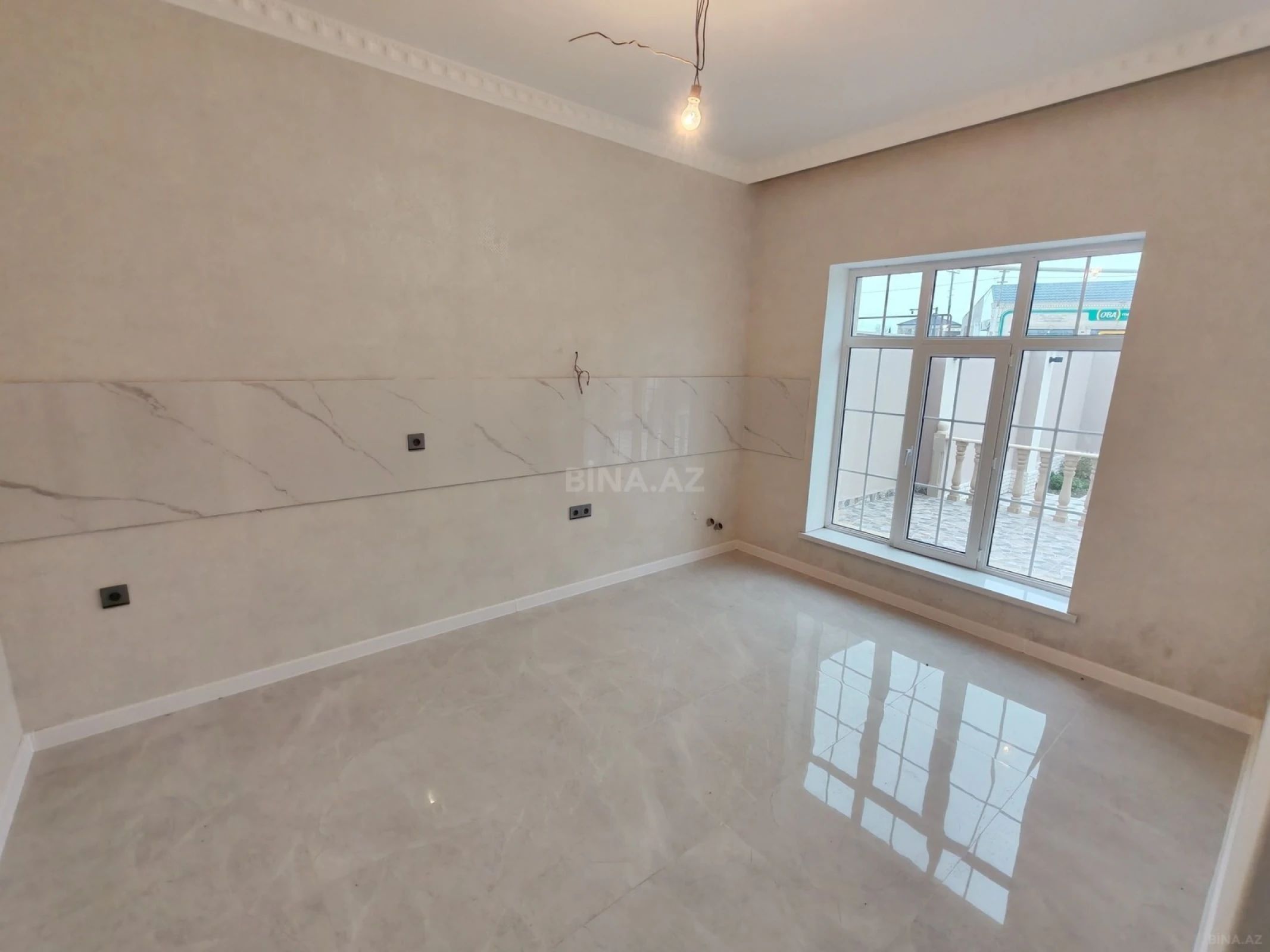 Satılır 5 otaqlı həyət evi 220 m²