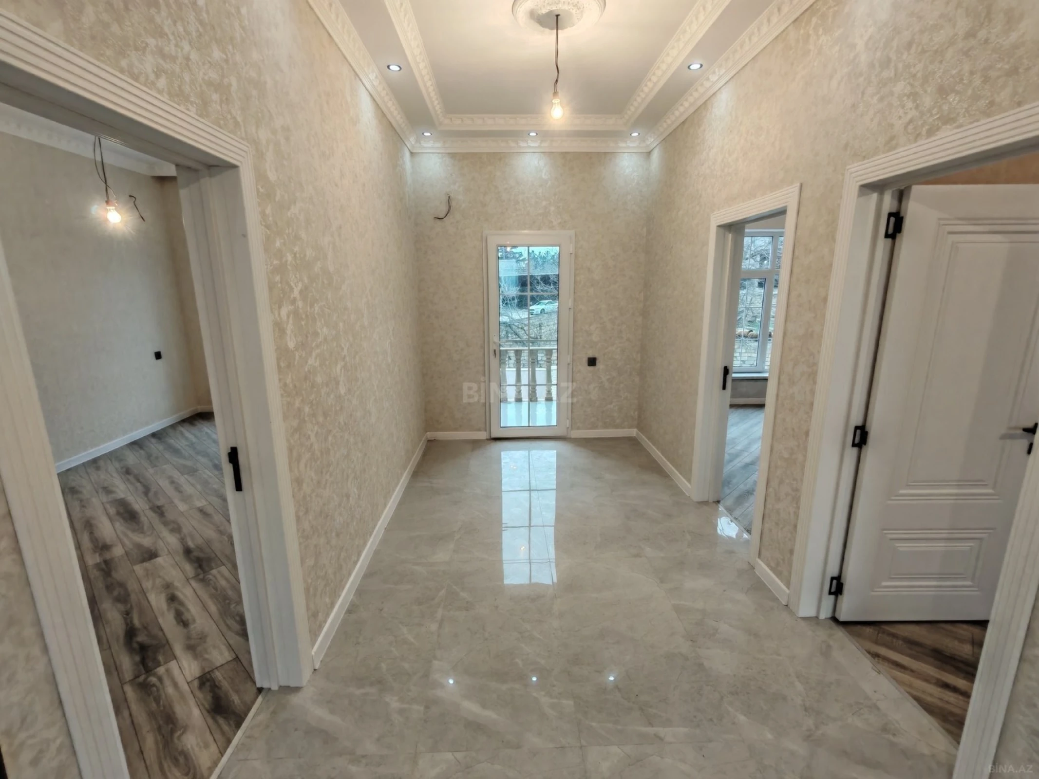 Satılır 5 otaqlı həyət evi 220 m²