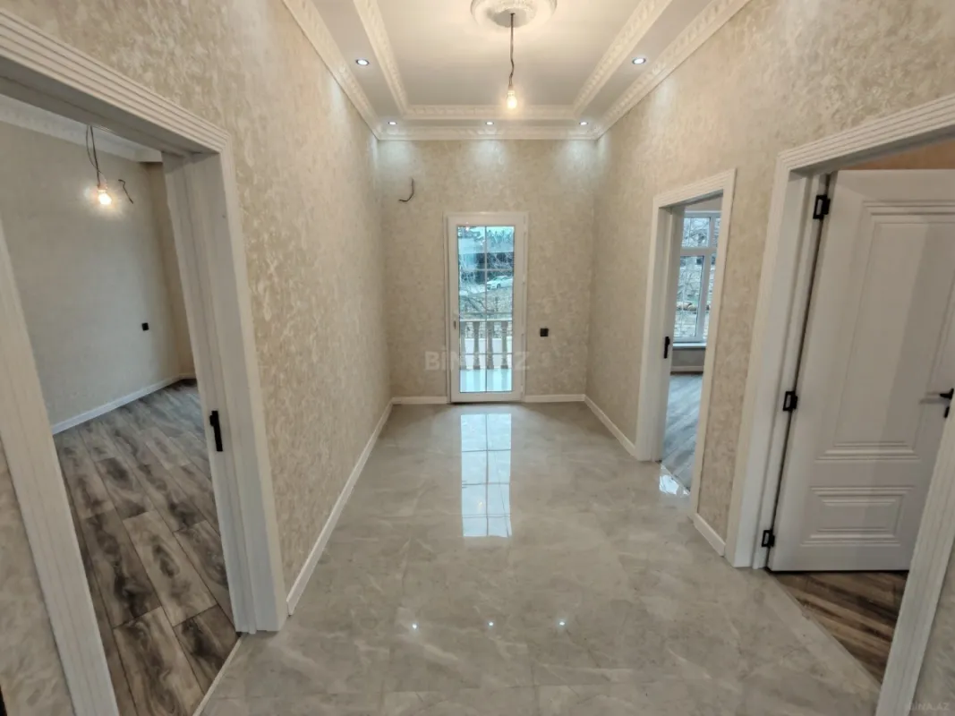 Satılır 5 otaqlı həyət evi 220 m²