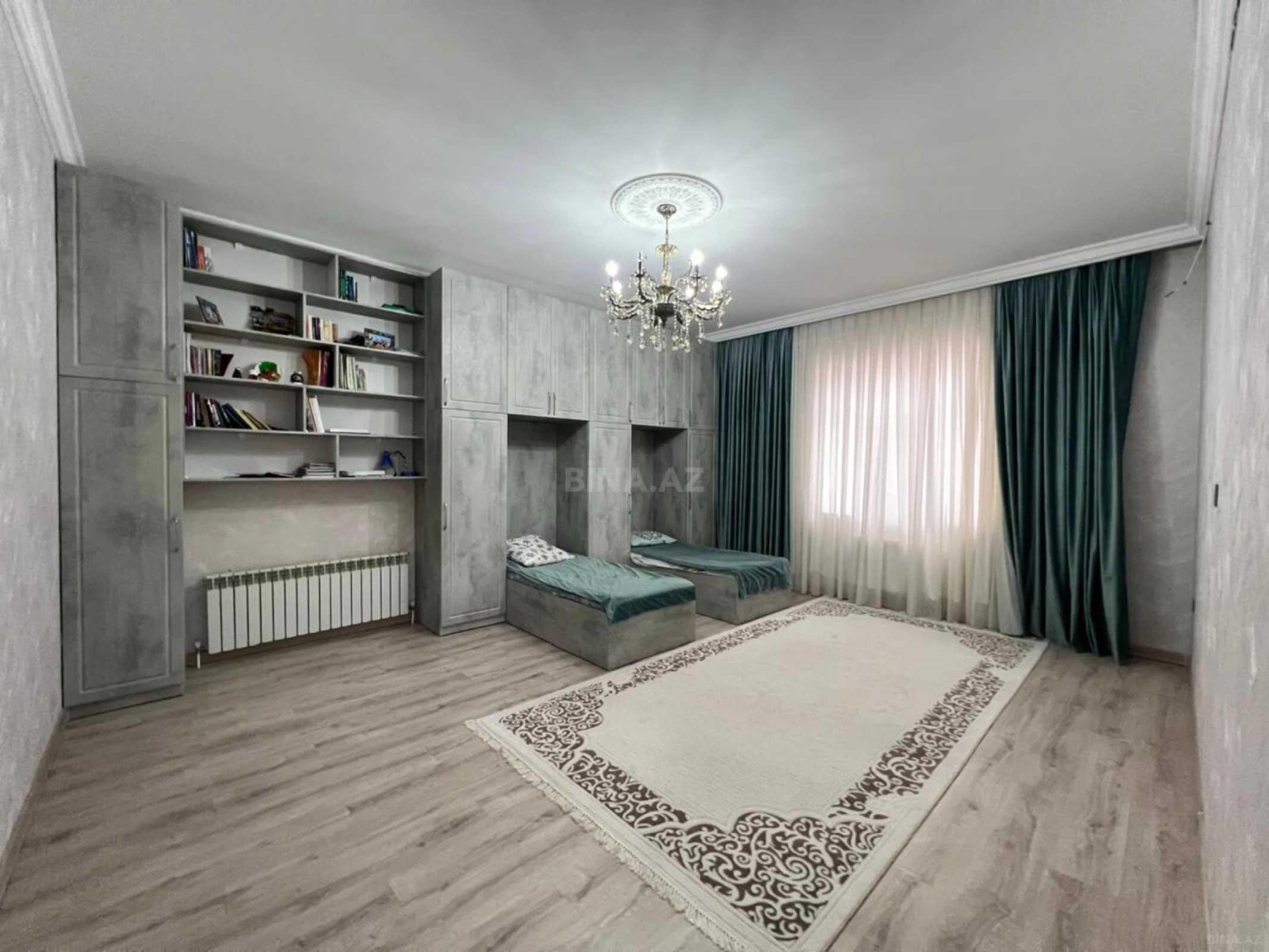 Satılır 5 otaqlı həyət evi 225 m²