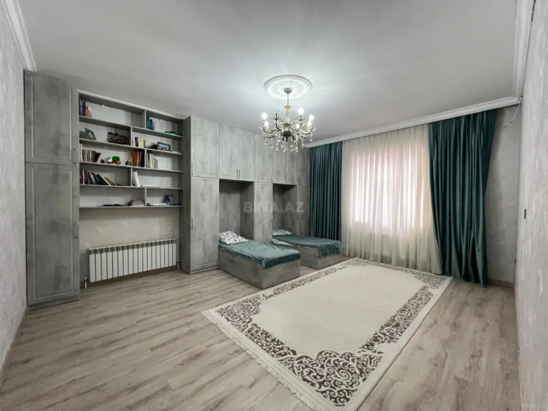 Satılır 5 otaqlı həyət evi 225 m²