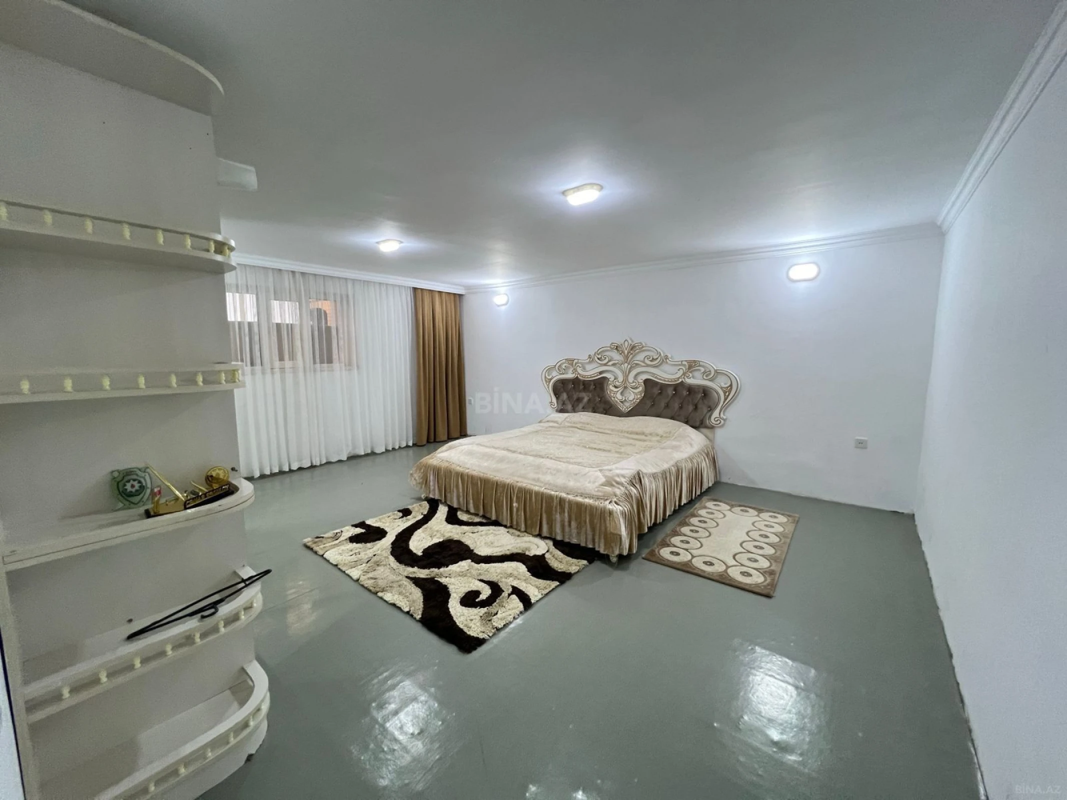 Satılır 5 otaqlı həyət evi 225 m²