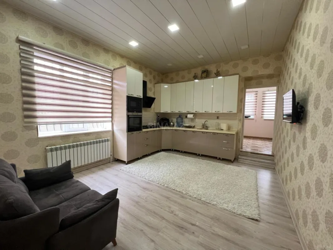Satılır 5 otaqlı həyət evi 225 m²