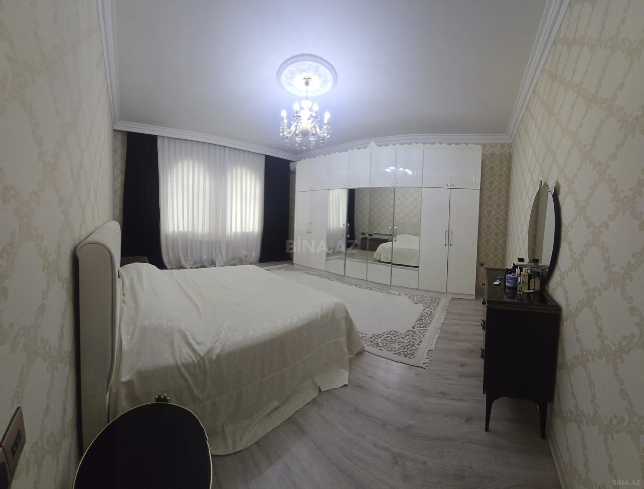Satılır 5 otaqlı həyət evi 225 m²