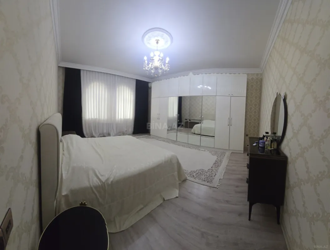 Satılır 5 otaqlı həyət evi 225 m²
