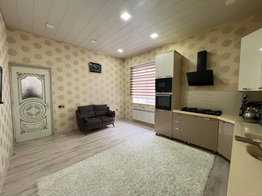 Satılır 5 otaqlı həyət evi 225 m²