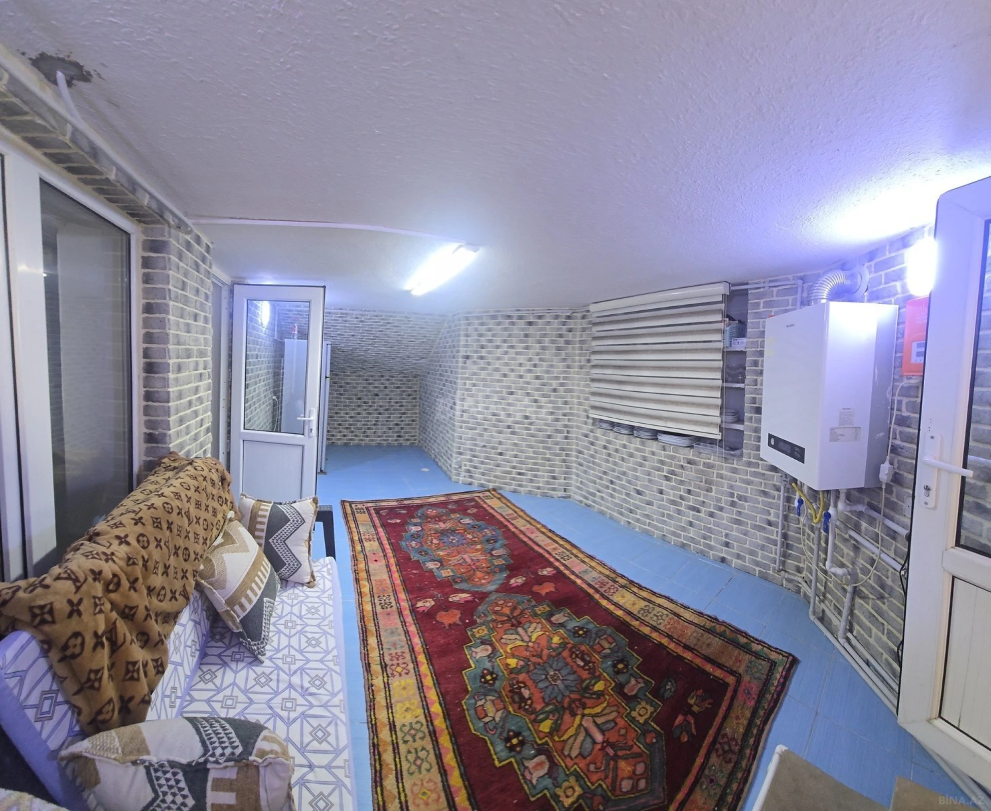 Satılır 5 otaqlı həyət evi 225 m²