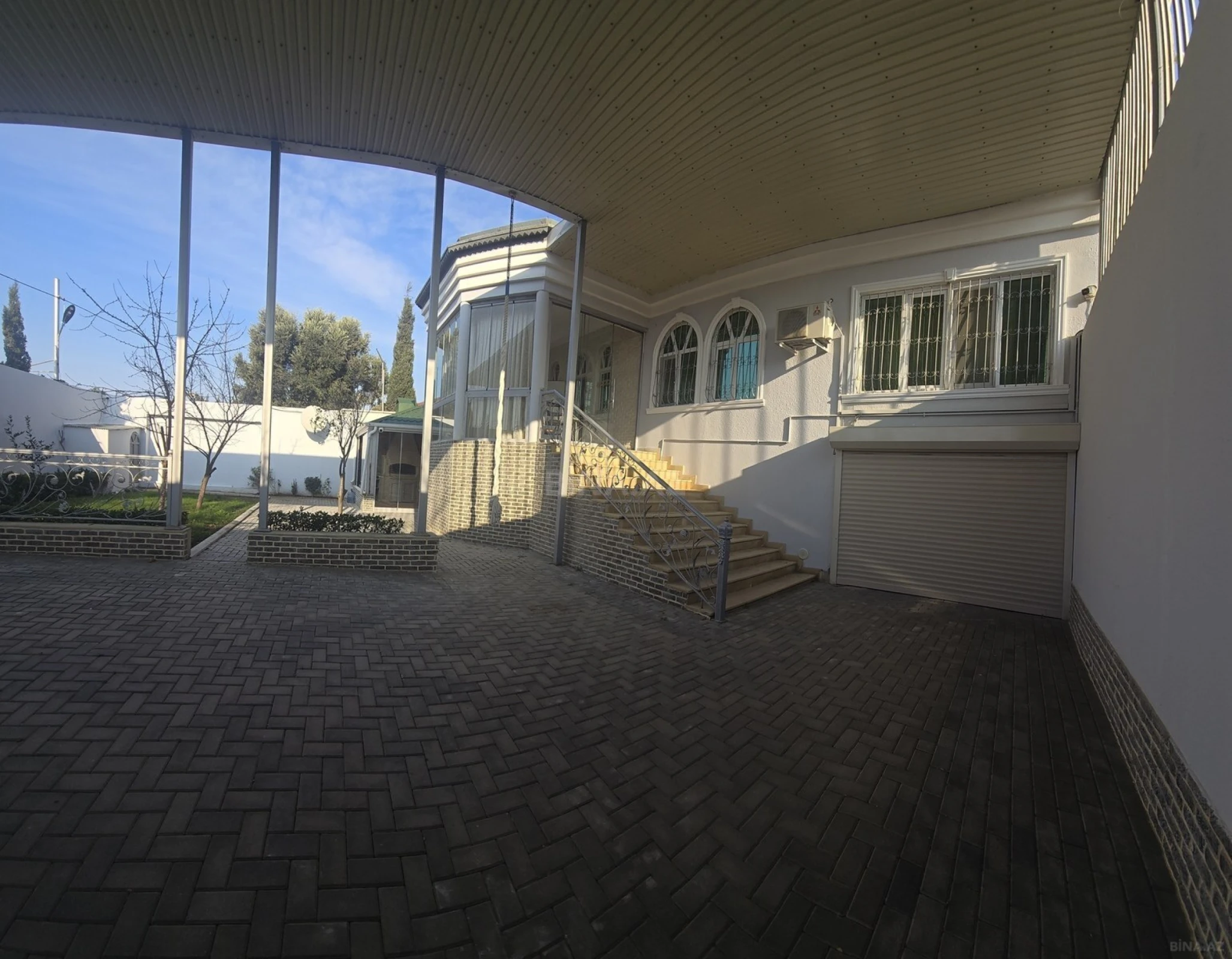 Satılır 5 otaqlı həyət evi 225 m²