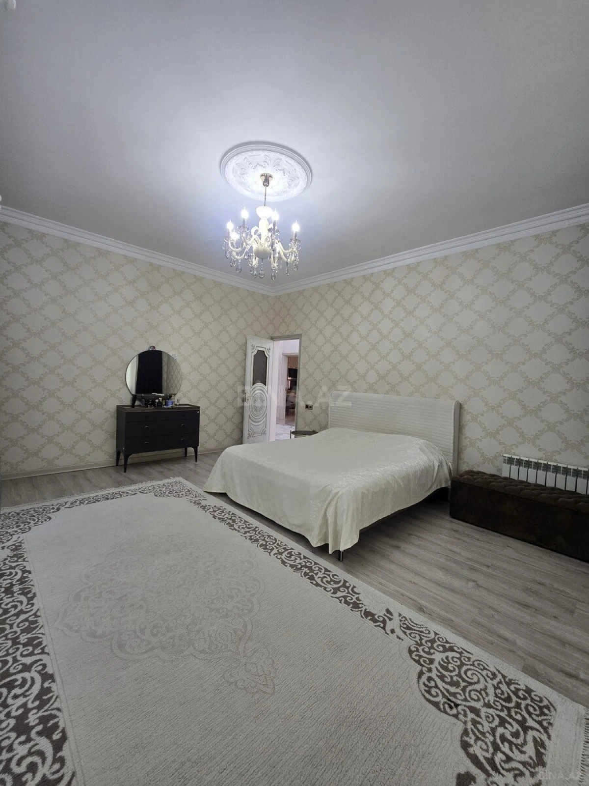 Satılır 5 otaqlı həyət evi 225 m²