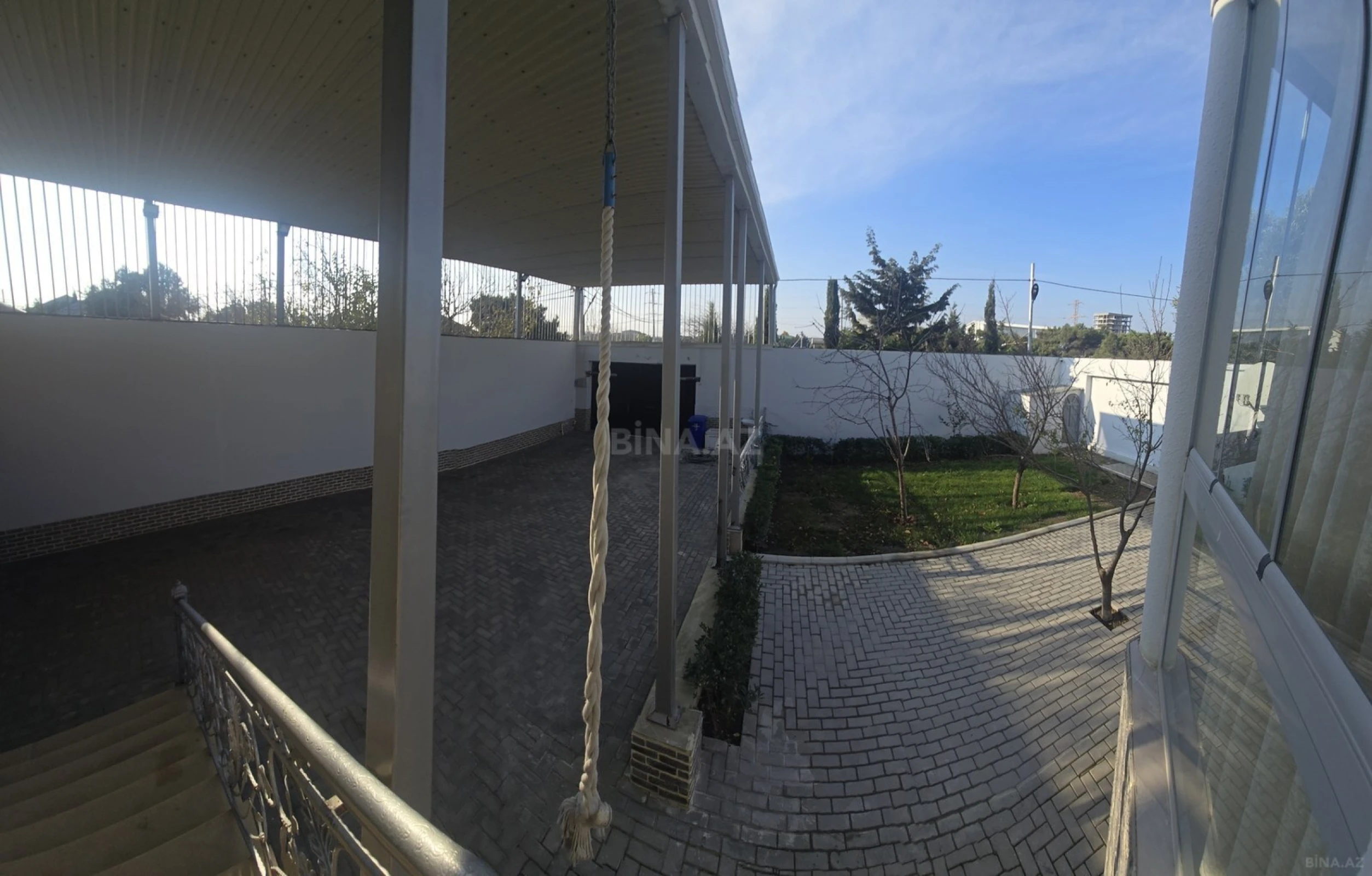 Satılır 5 otaqlı həyət evi 225 m²