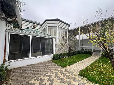 Satılır 5 otaqlı həyət evi 225 m²