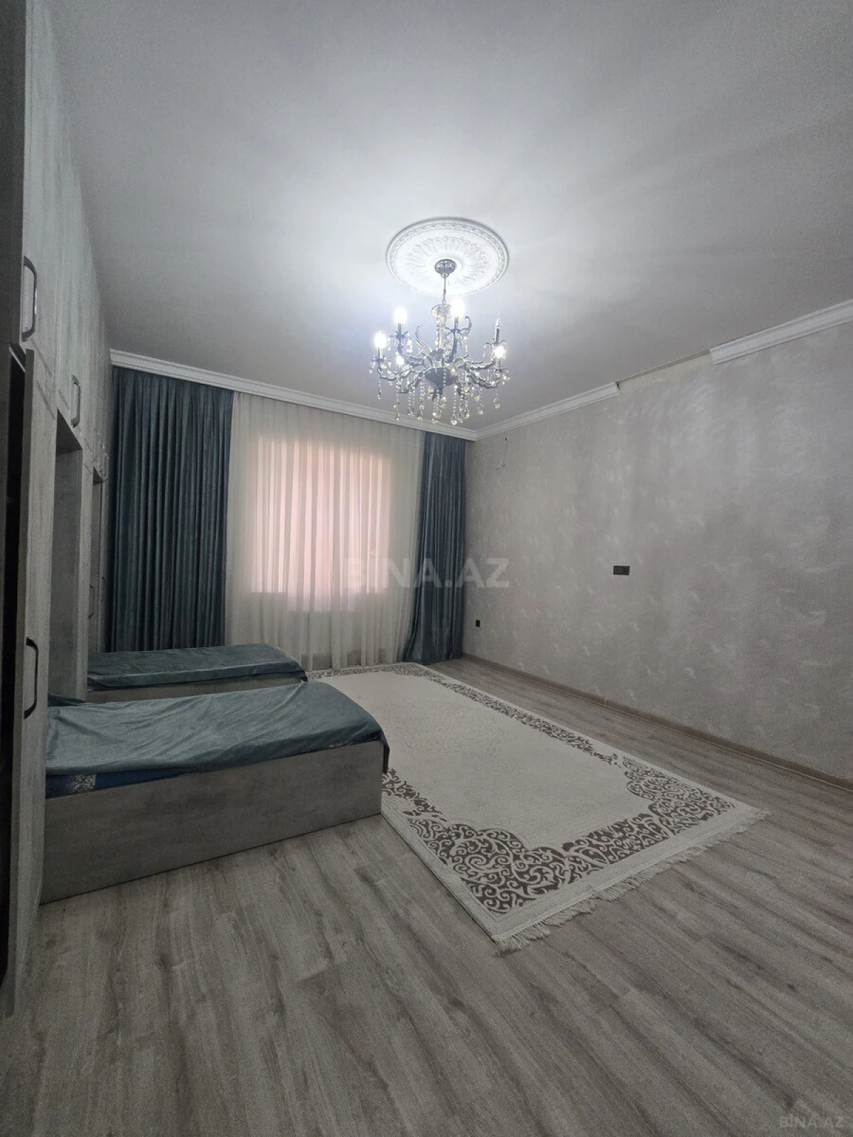 Satılır 5 otaqlı həyət evi 225 m²