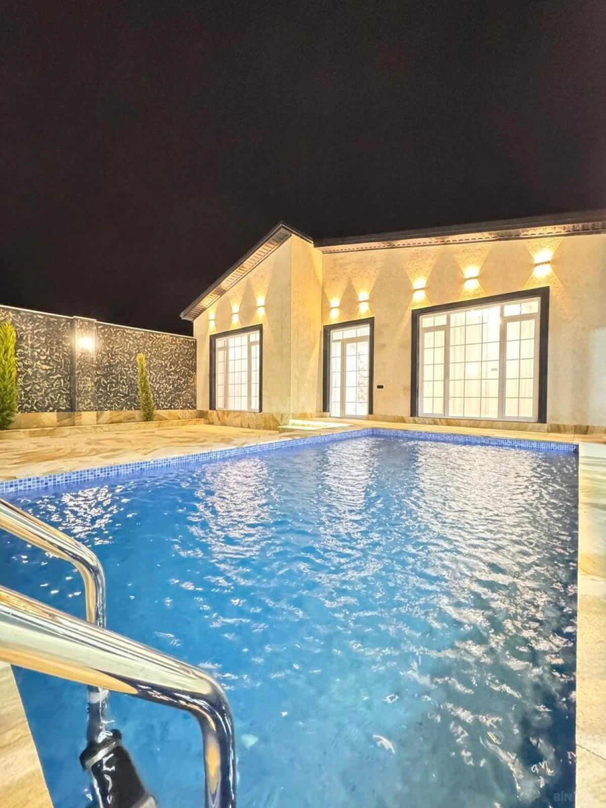 Satılır 4 otaqlı həyət evi 190 m²