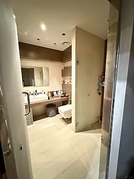 Satılır 4 otaqlı mənzil 178 m²