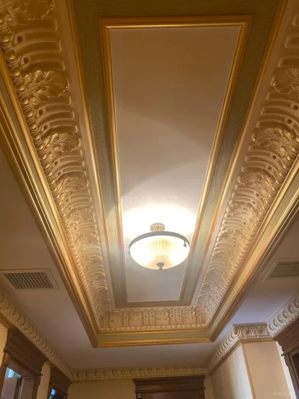 Satılır 5 otaqlı mənzil 250 m²