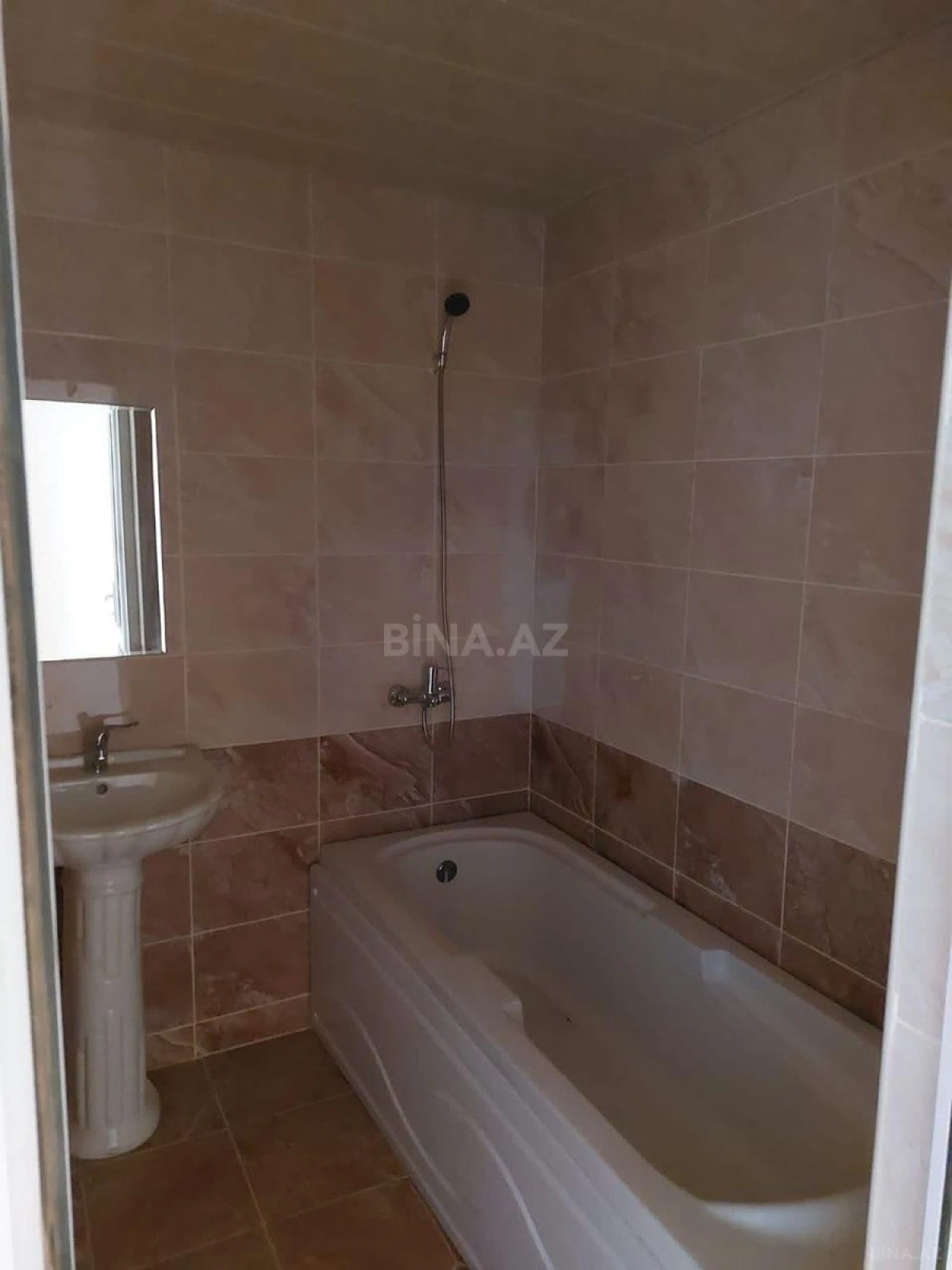 Satılır 3 otaqlı mənzil 89 m²