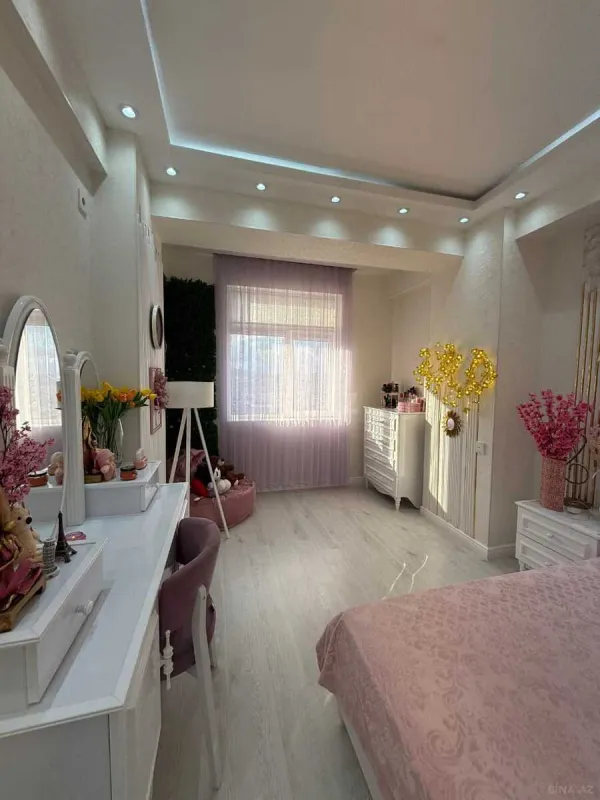 Satılır 3 otaqlı mənzil 127 m²
