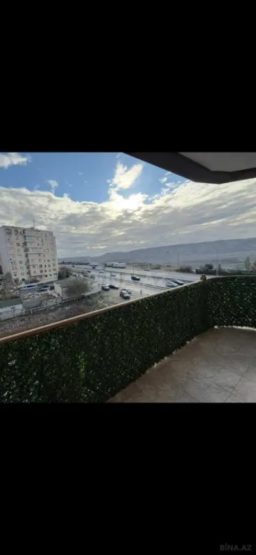 Satılır 3 otaqlı mənzil 127 m²