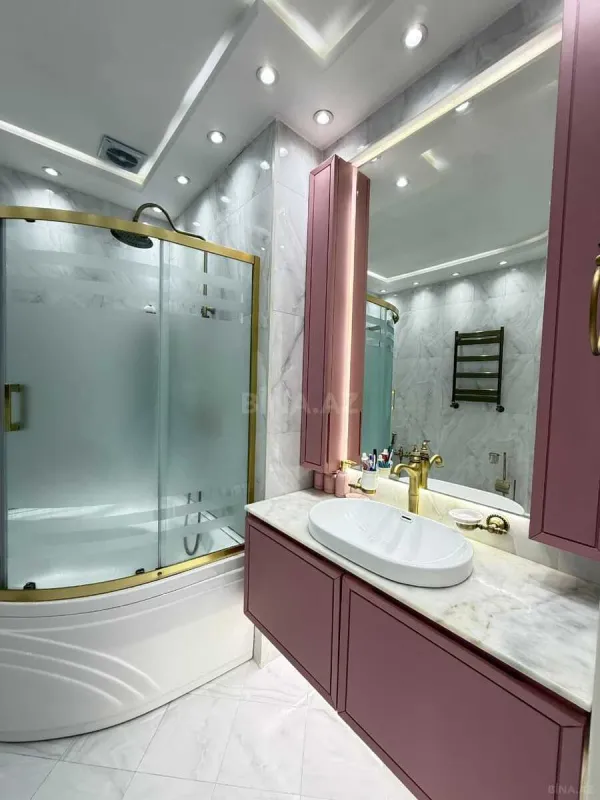 Satılır 3 otaqlı mənzil 127 m²