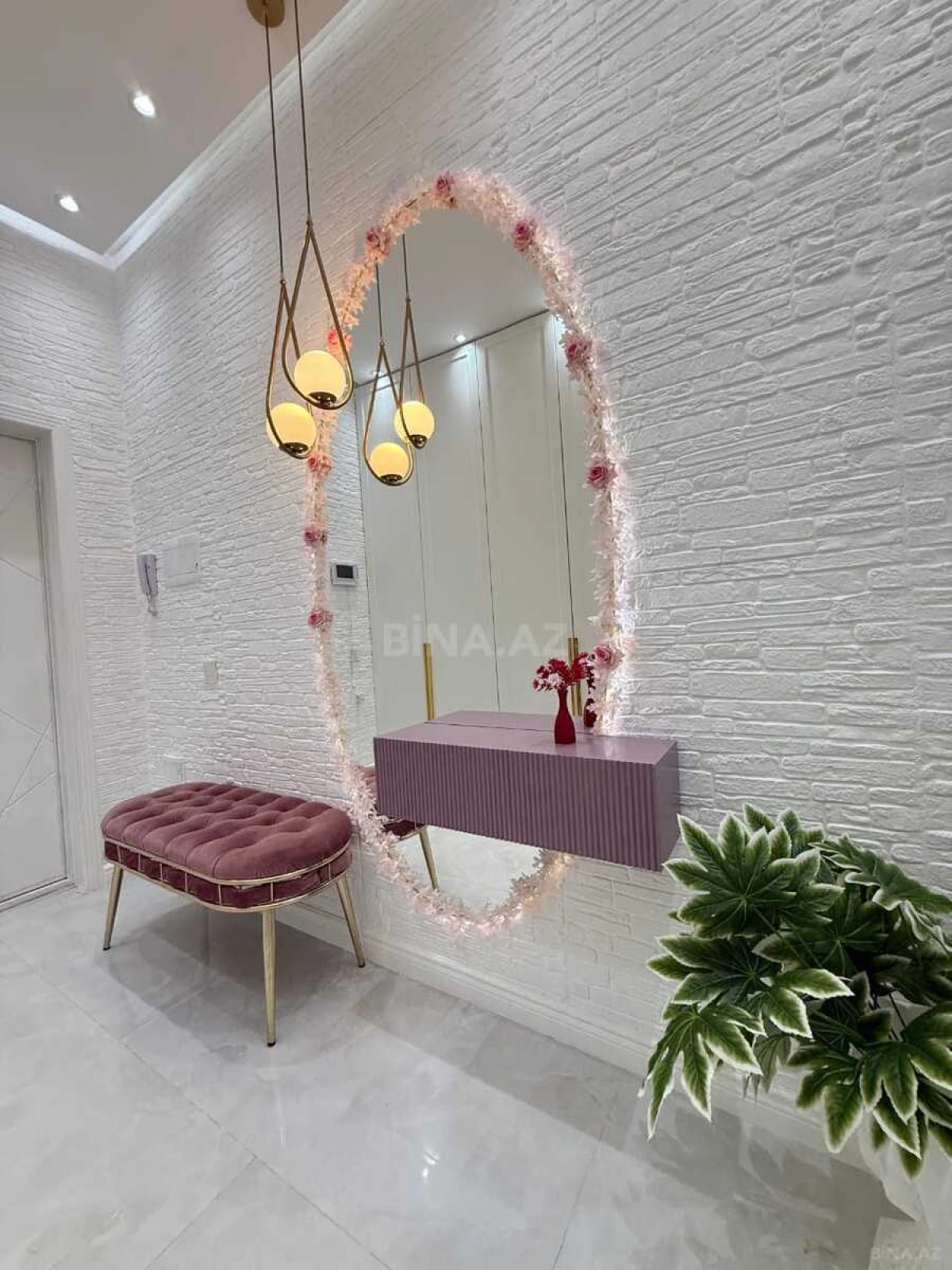 Satılır 3 otaqlı mənzil 127 m²