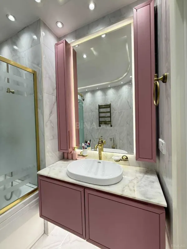 Satılır 3 otaqlı mənzil 127 m²