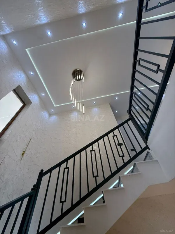 Satılır 6 otaqlı həyət evi 300 m²