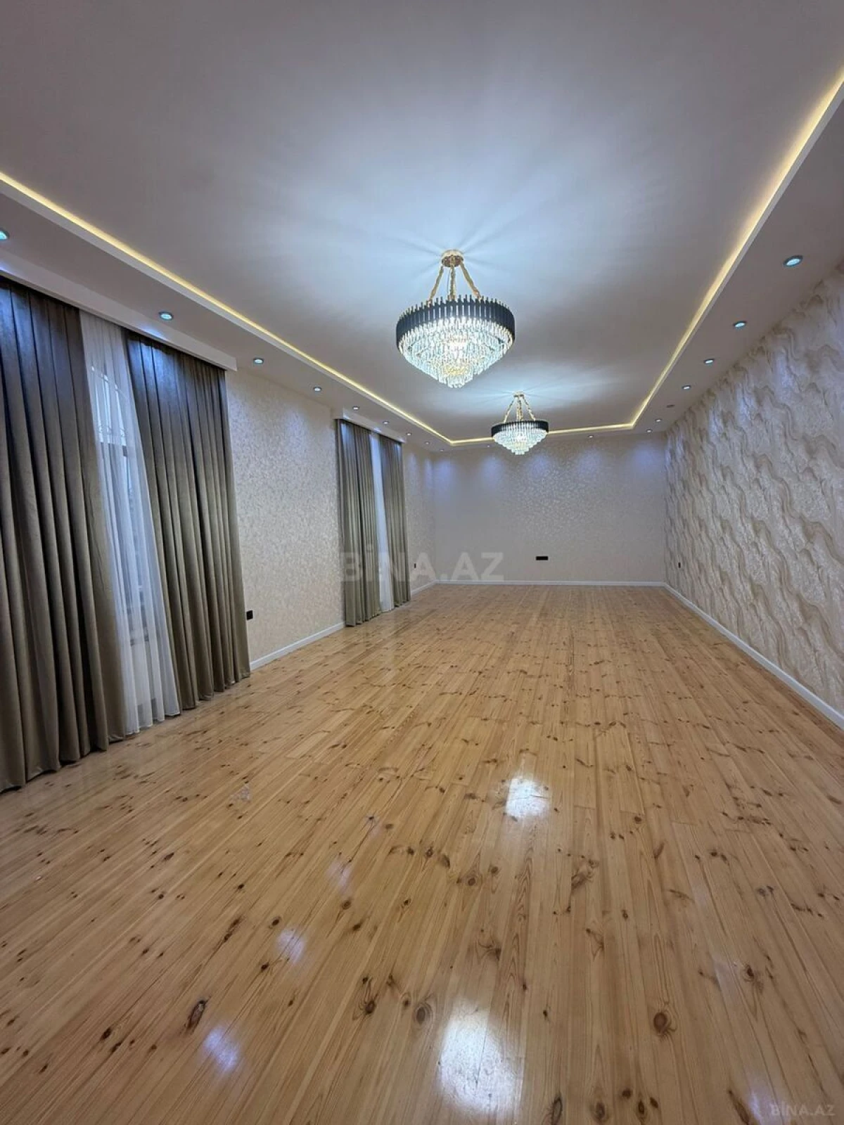 Satılır 6 otaqlı həyət evi 300 m²