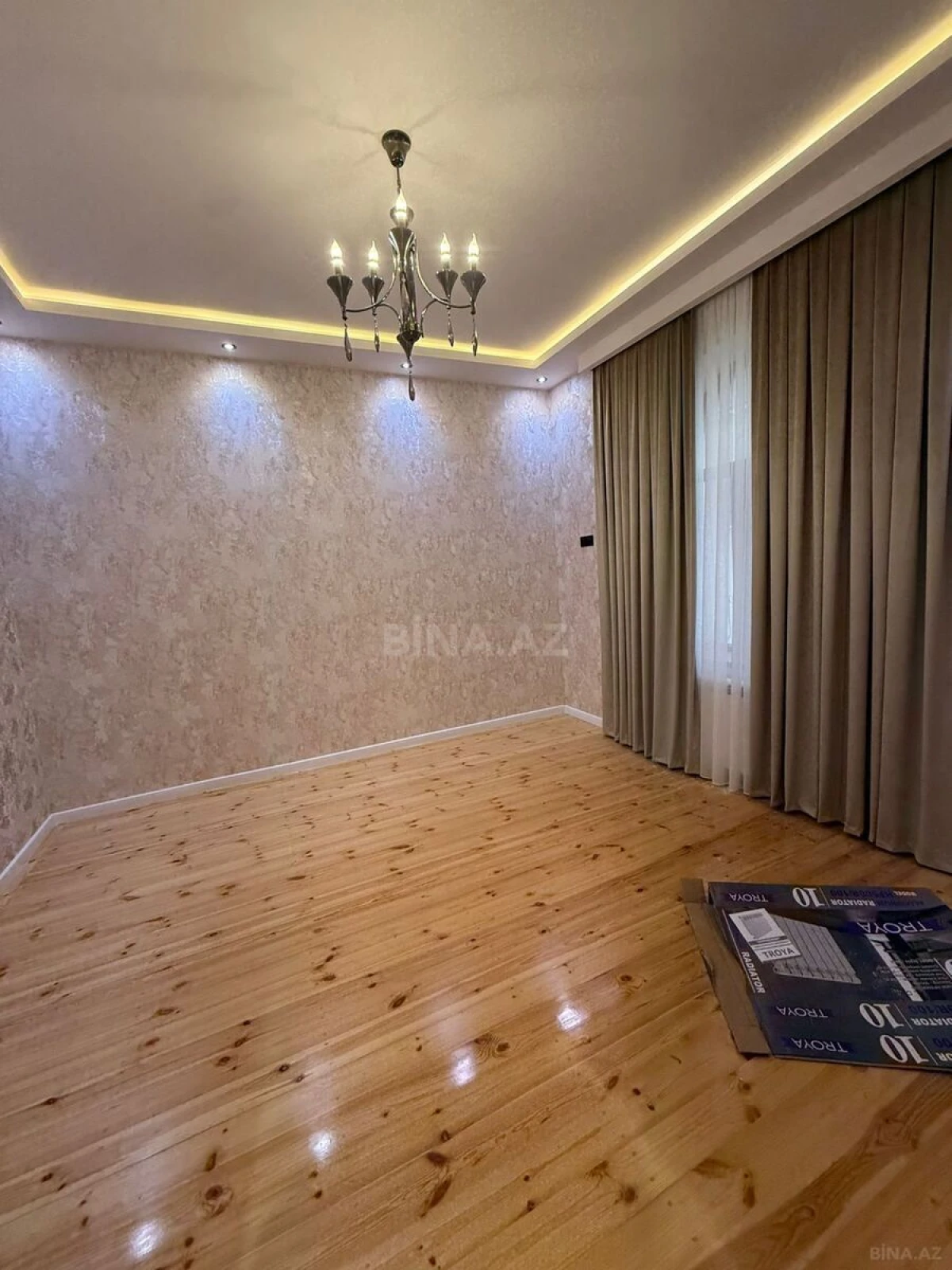 Satılır 6 otaqlı həyət evi 300 m²