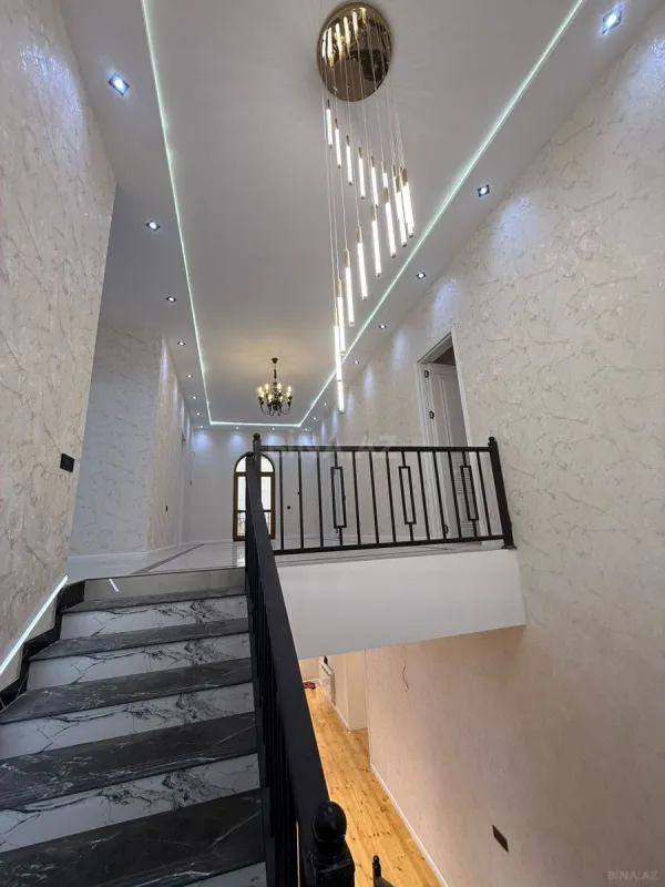 Satılır 6 otaqlı həyət evi 300 m²