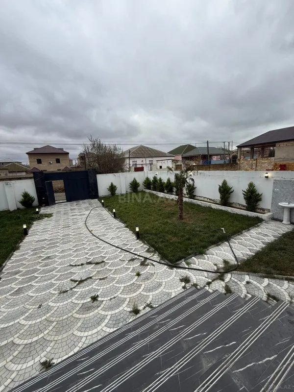 Satılır 6 otaqlı həyət evi 300 m²