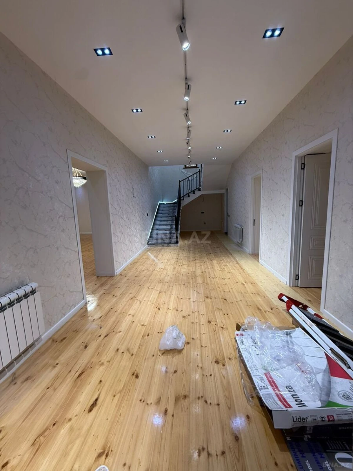 Satılır 6 otaqlı həyət evi 300 m²