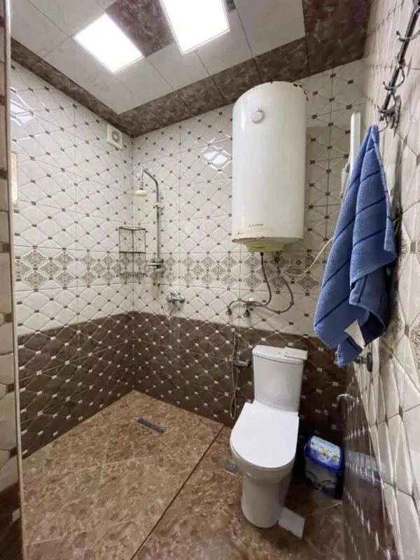 Satılır 6 otaqlı həyət evi 210 m²