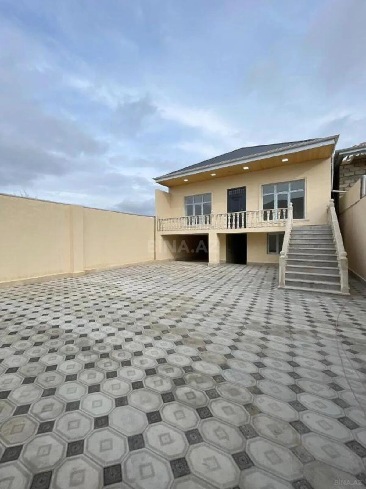 Satılır 4 otaqlı həyət evi 130 m²