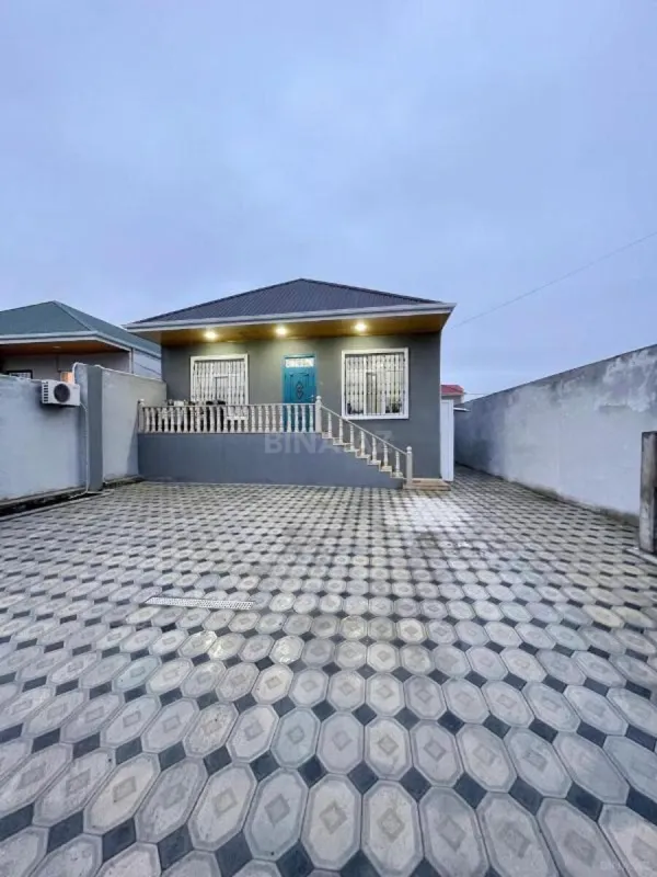Satılır 4 otaqlı həyət evi 130 m²