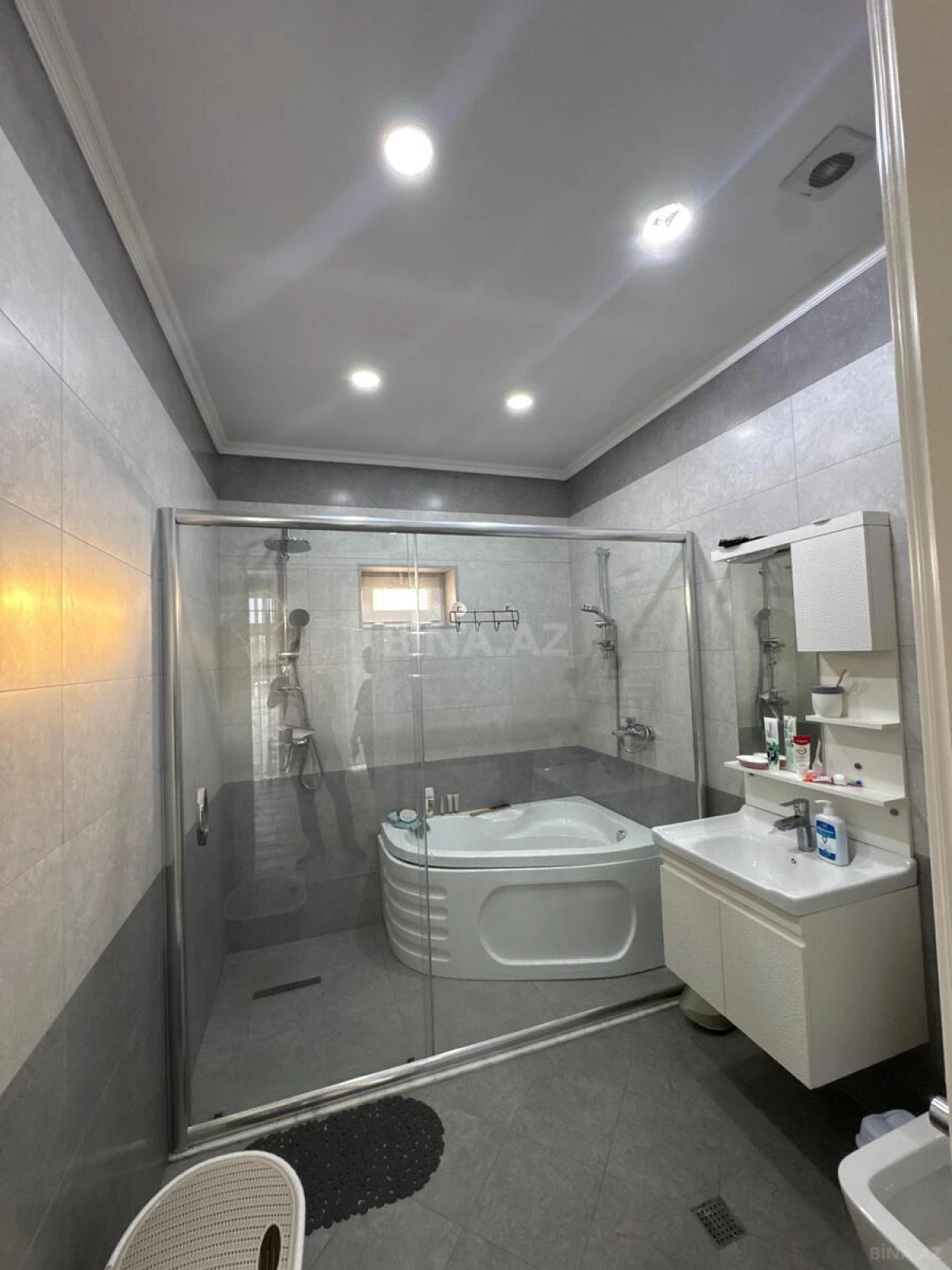 Kirayə verilir 5 otaqlı həyət evi 420 m²