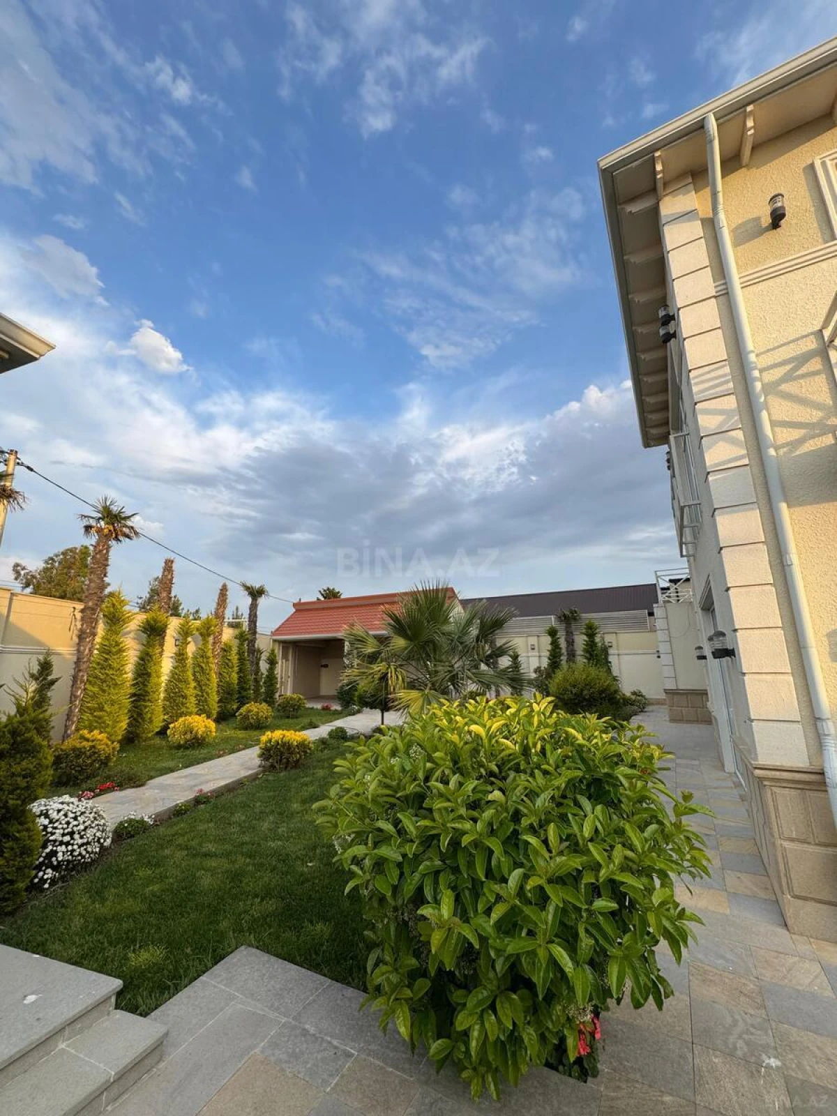 Kirayə verilir 5 otaqlı həyət evi 420 m²