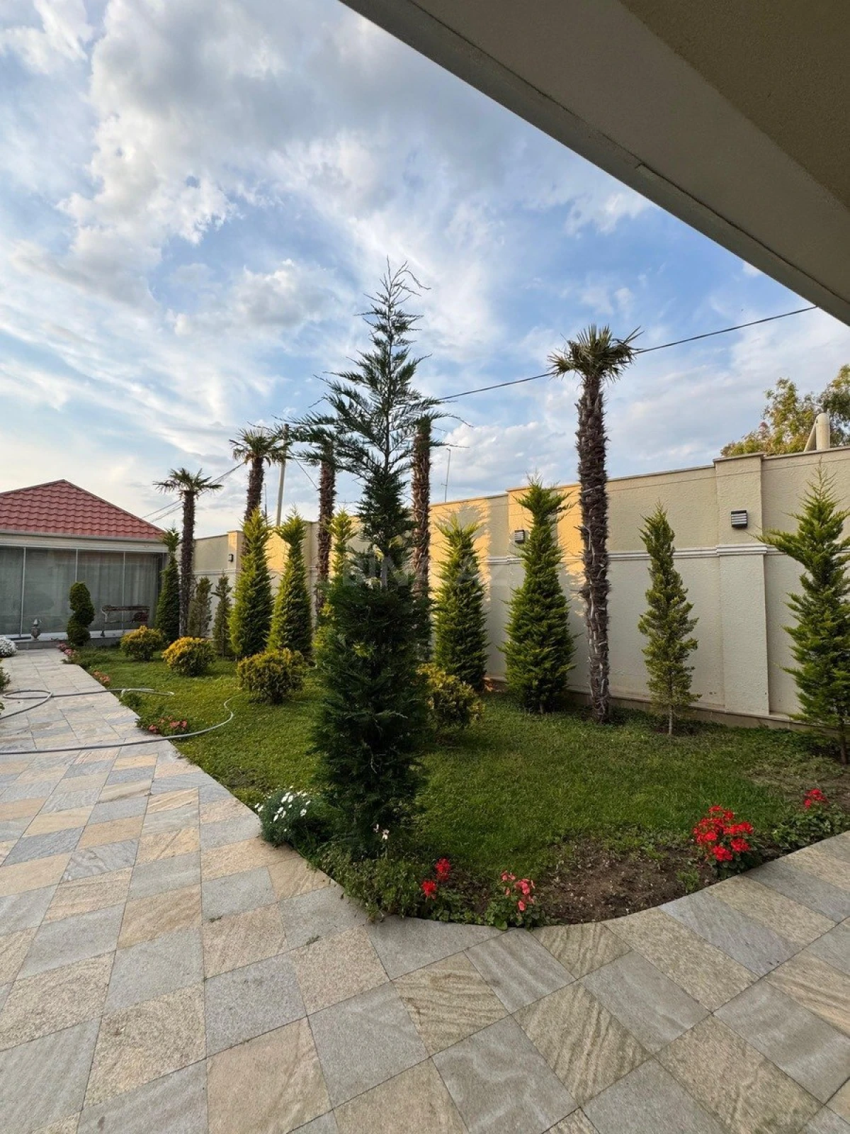 Kirayə verilir 5 otaqlı həyət evi 420 m²